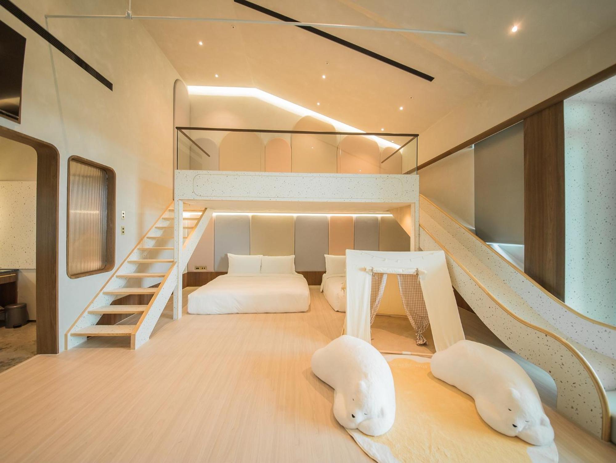 Papoa Harbor Hotel 高雄市 エクステリア 写真